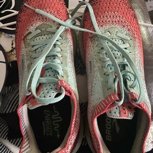 Brooks Red and Teal Ladies Athletic Shoes Lightweight Knit Design 8.5